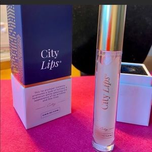 City Lips plumping lip gloss clear